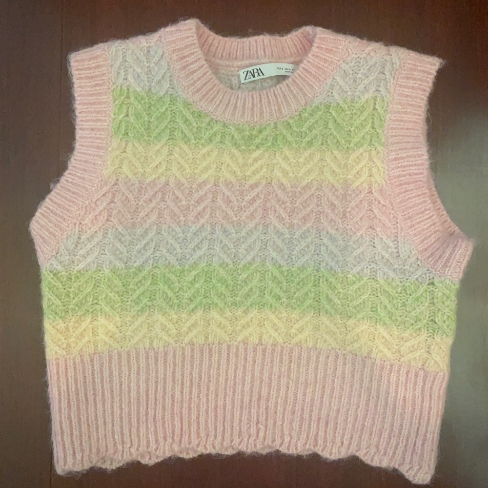 Pastel printed sweater vest from Zara